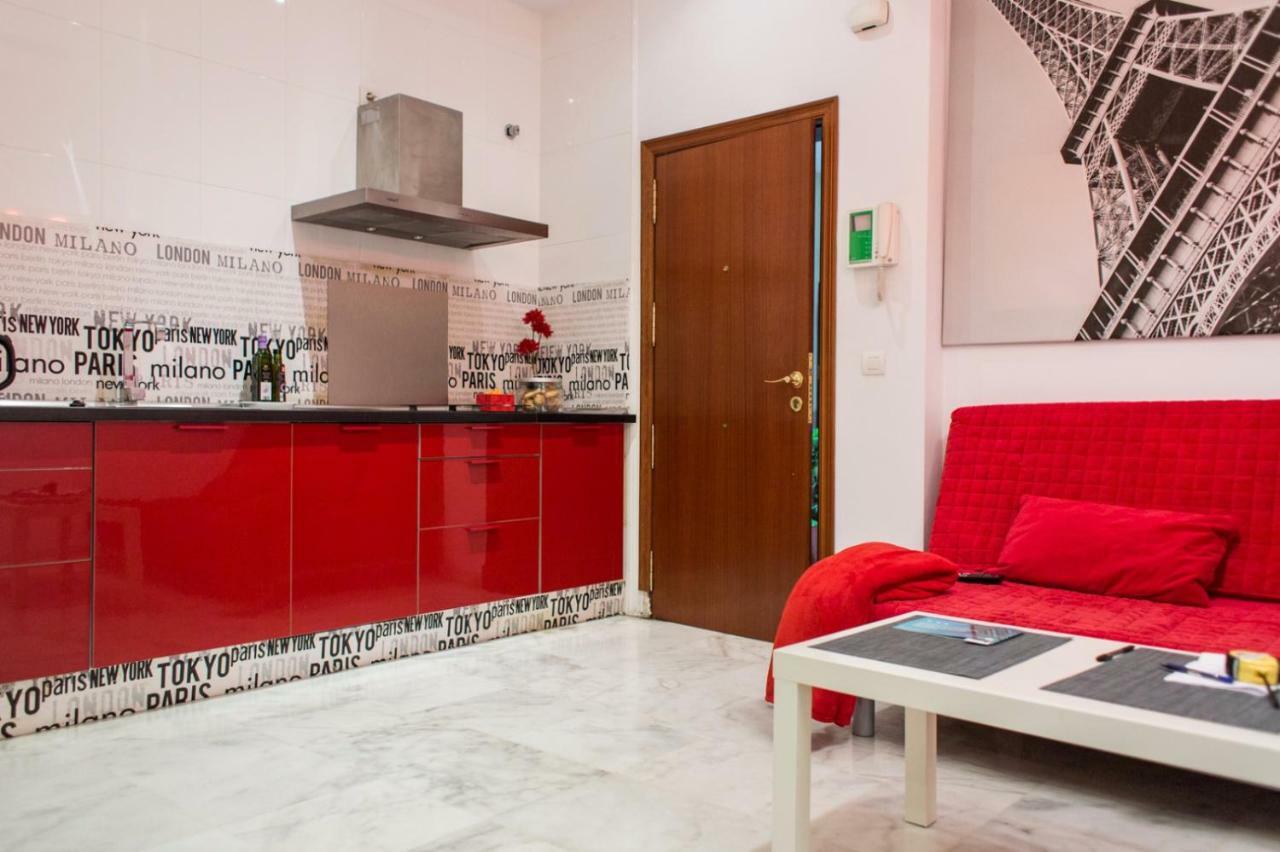 Apartamentos Rg Triana, Calle Castilla Con Patio Севиля Екстериор снимка