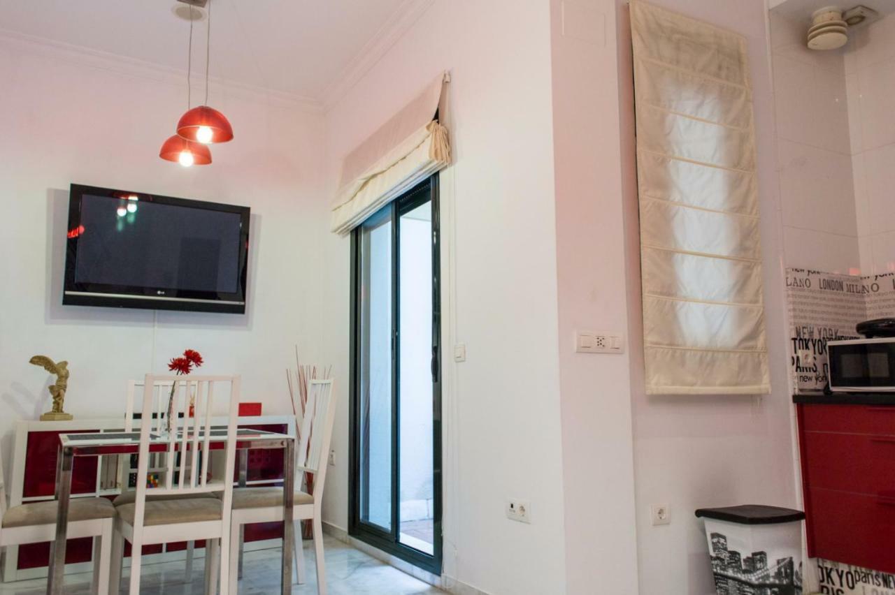 Apartamentos Rg Triana, Calle Castilla Con Patio Севиля Екстериор снимка